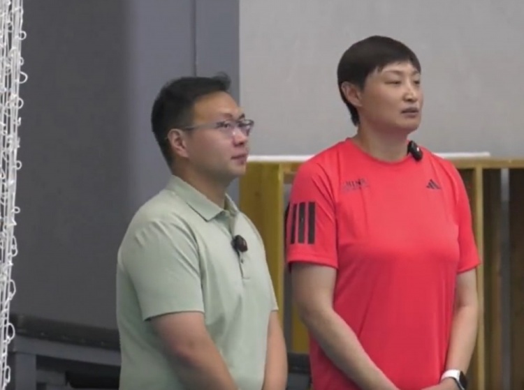 前中國女排主攻楊昊強調年輕的中國女排要努力實現全面快速的發展